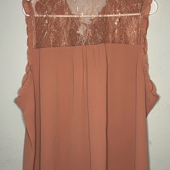 NWT Maurices Sleeveless Blouse with Lace Detail- Blush/Light Terracotta - Picture 4 of 8